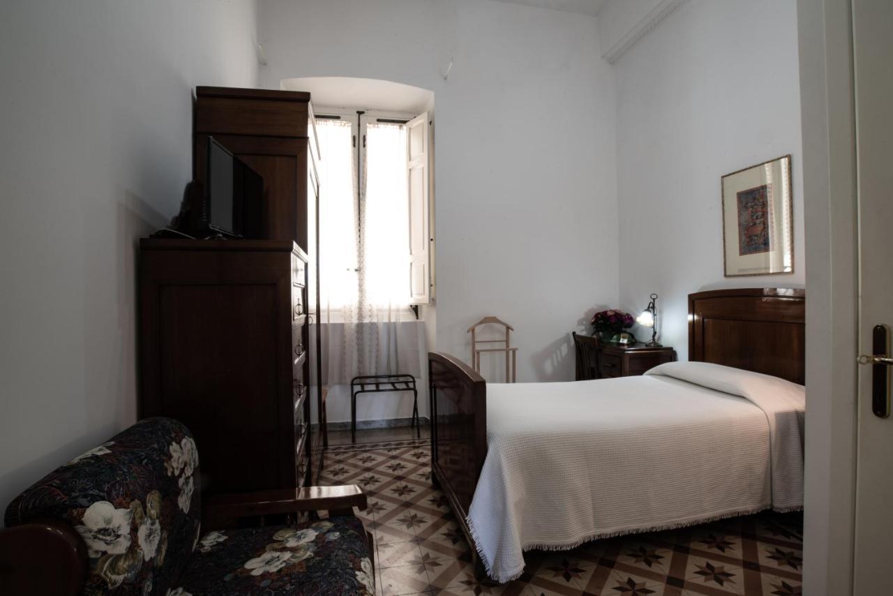 Hotel Aer Bj Vittoria Cagliari Eksteriør billede
