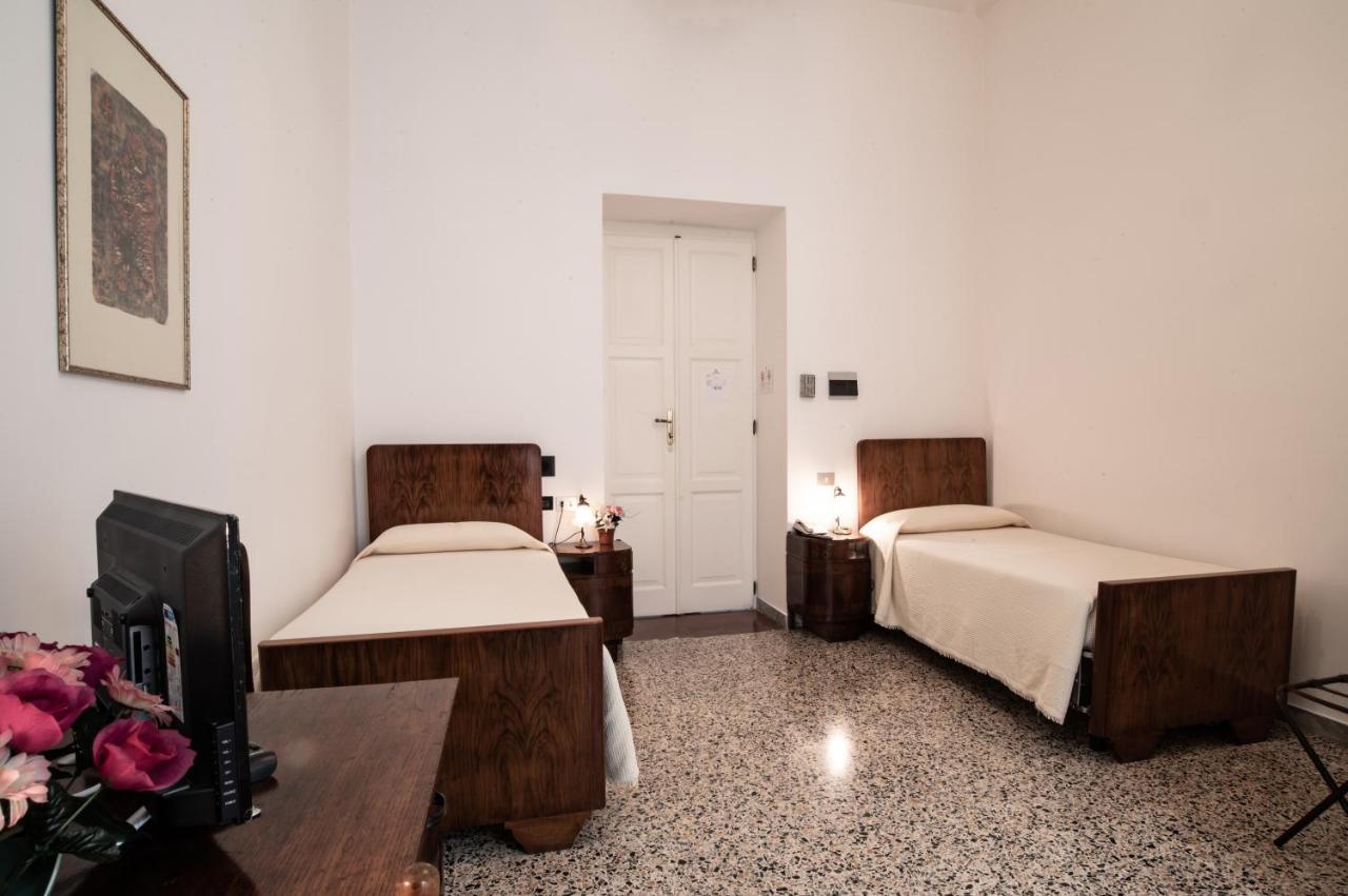 Hotel Aer Bj Vittoria Cagliari Eksteriør billede