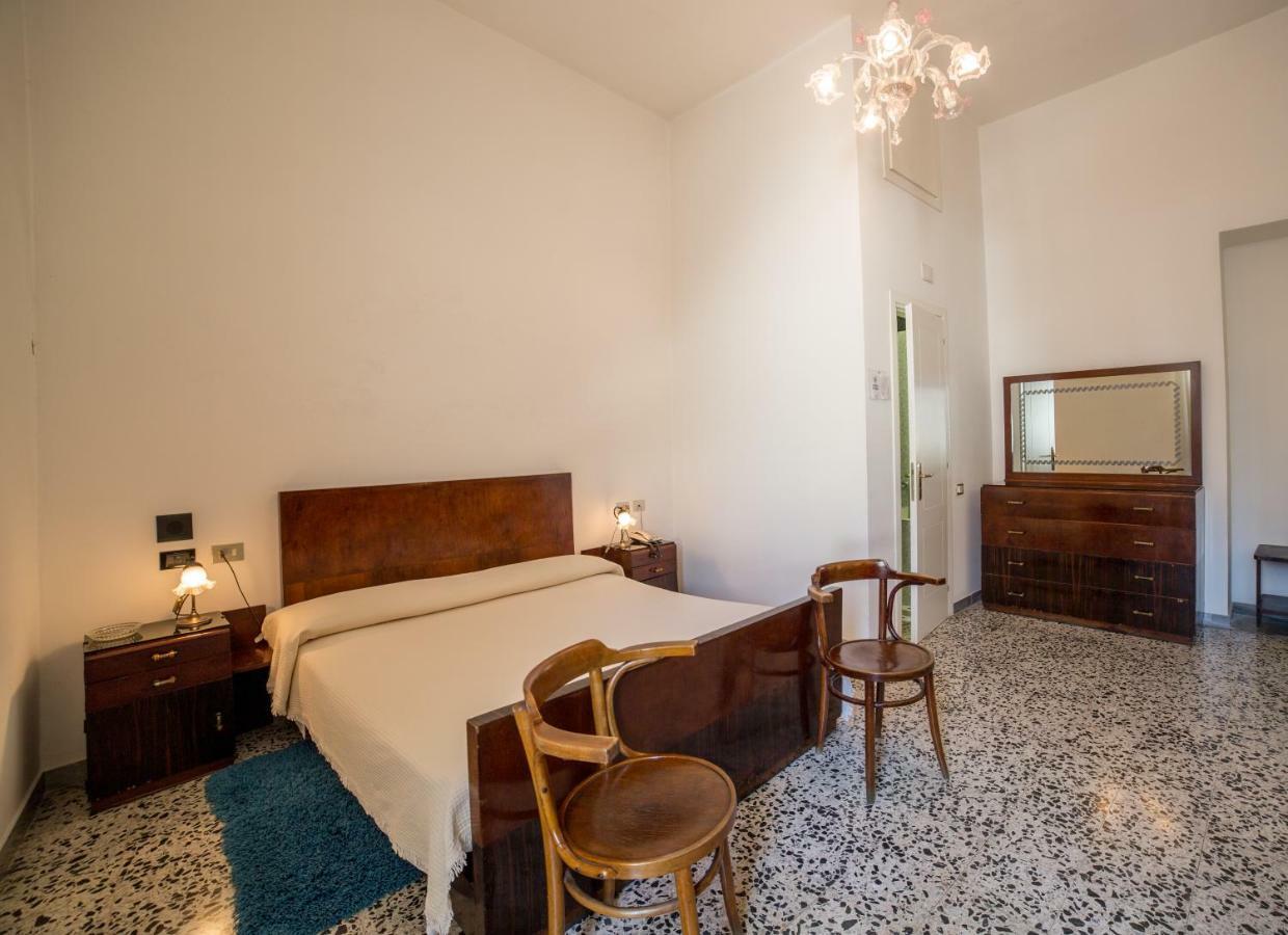 Hotel Aer Bj Vittoria Cagliari Eksteriør billede
