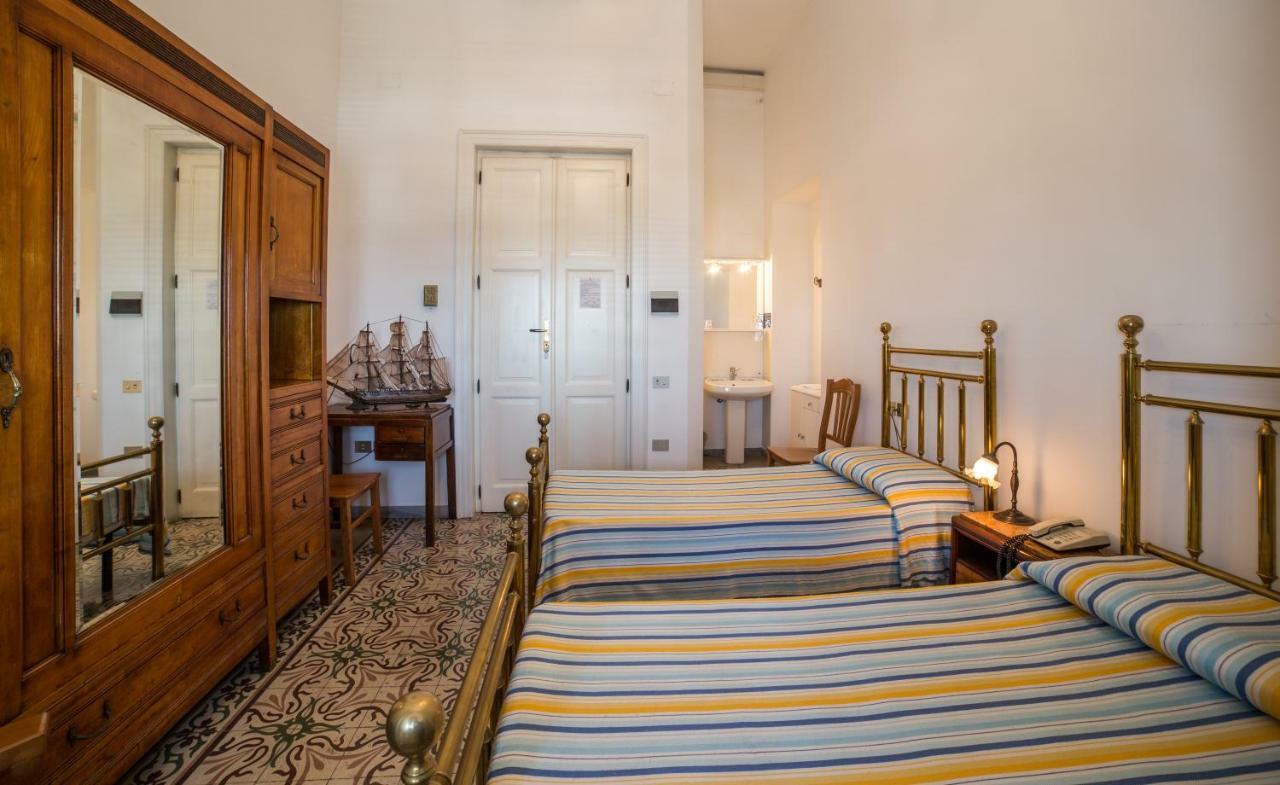 Hotel Aer Bj Vittoria Cagliari Eksteriør billede