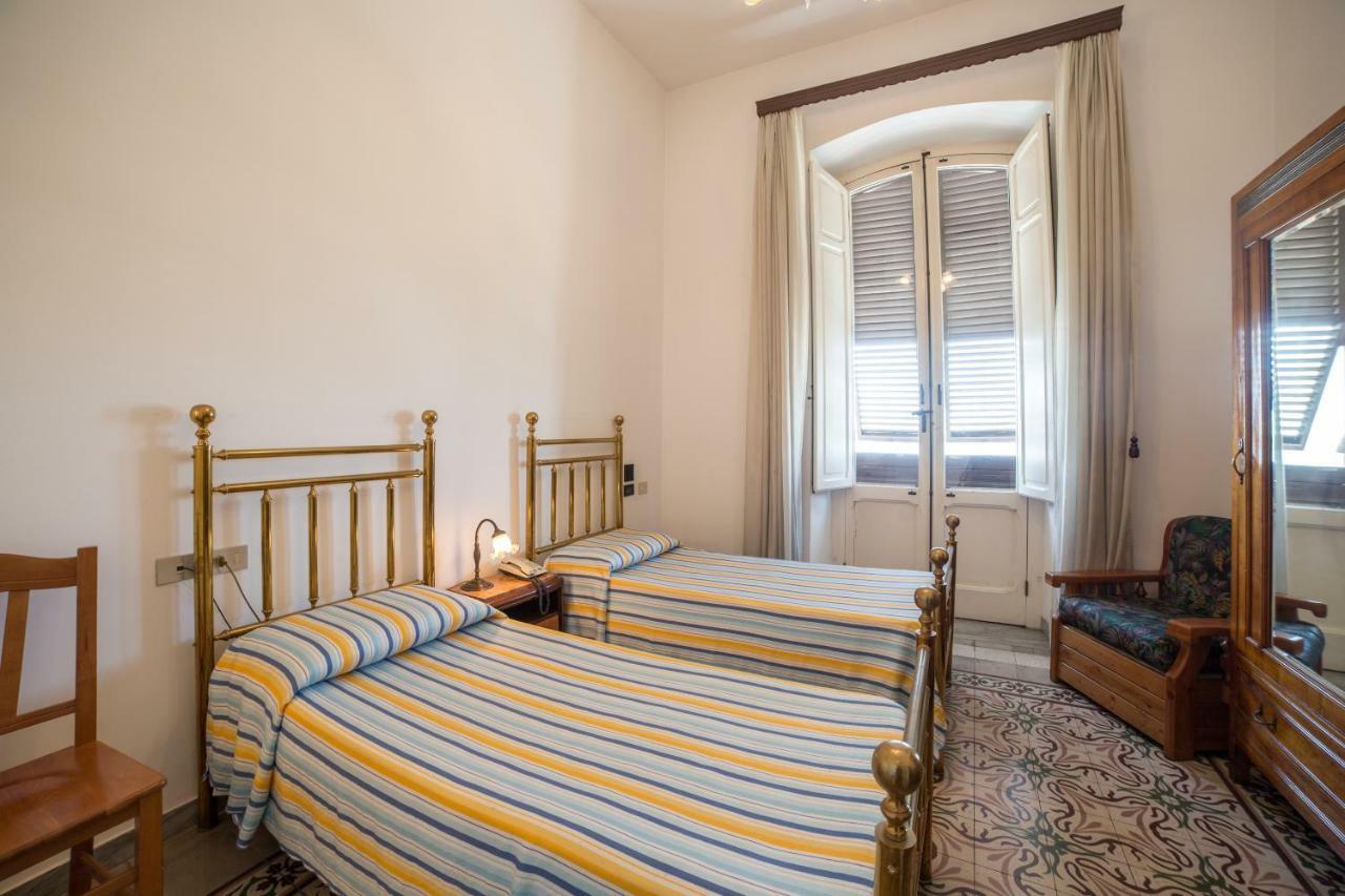 Hotel Aer Bj Vittoria Cagliari Eksteriør billede