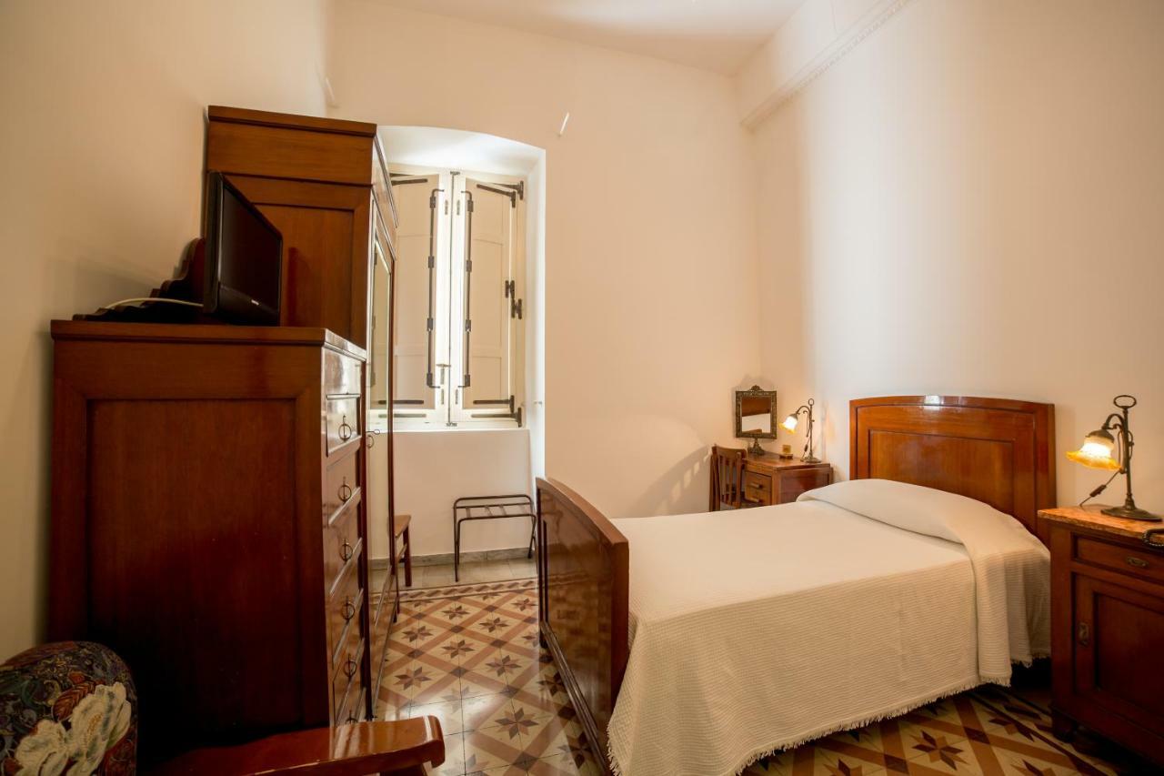 Hotel Aer Bj Vittoria Cagliari Eksteriør billede