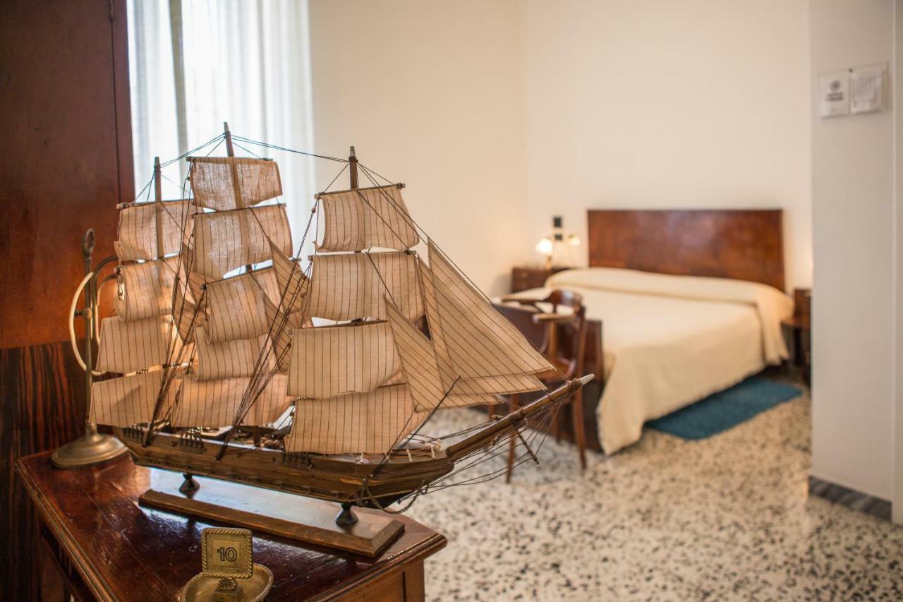 Hotel Aer Bj Vittoria Cagliari Eksteriør billede