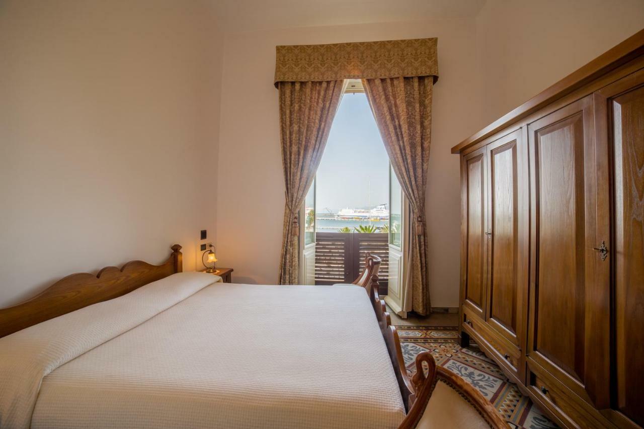 Hotel Aer Bj Vittoria Cagliari Eksteriør billede