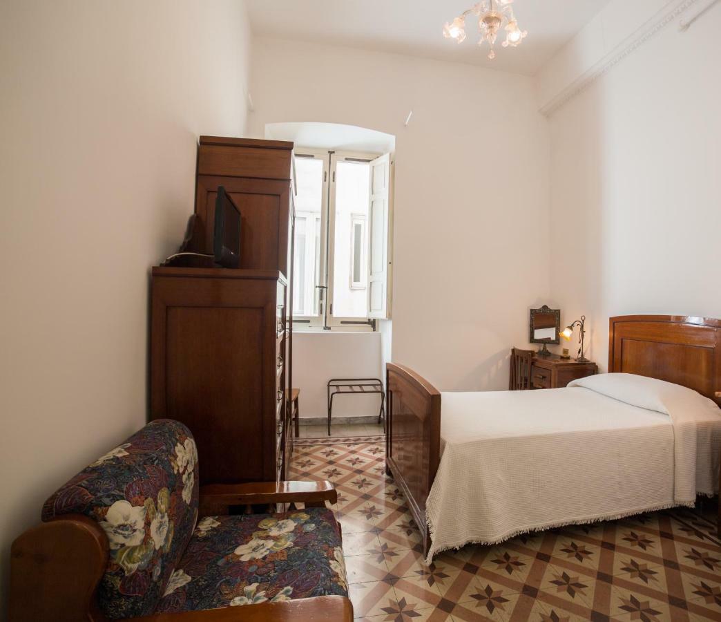 Hotel Aer Bj Vittoria Cagliari Eksteriør billede